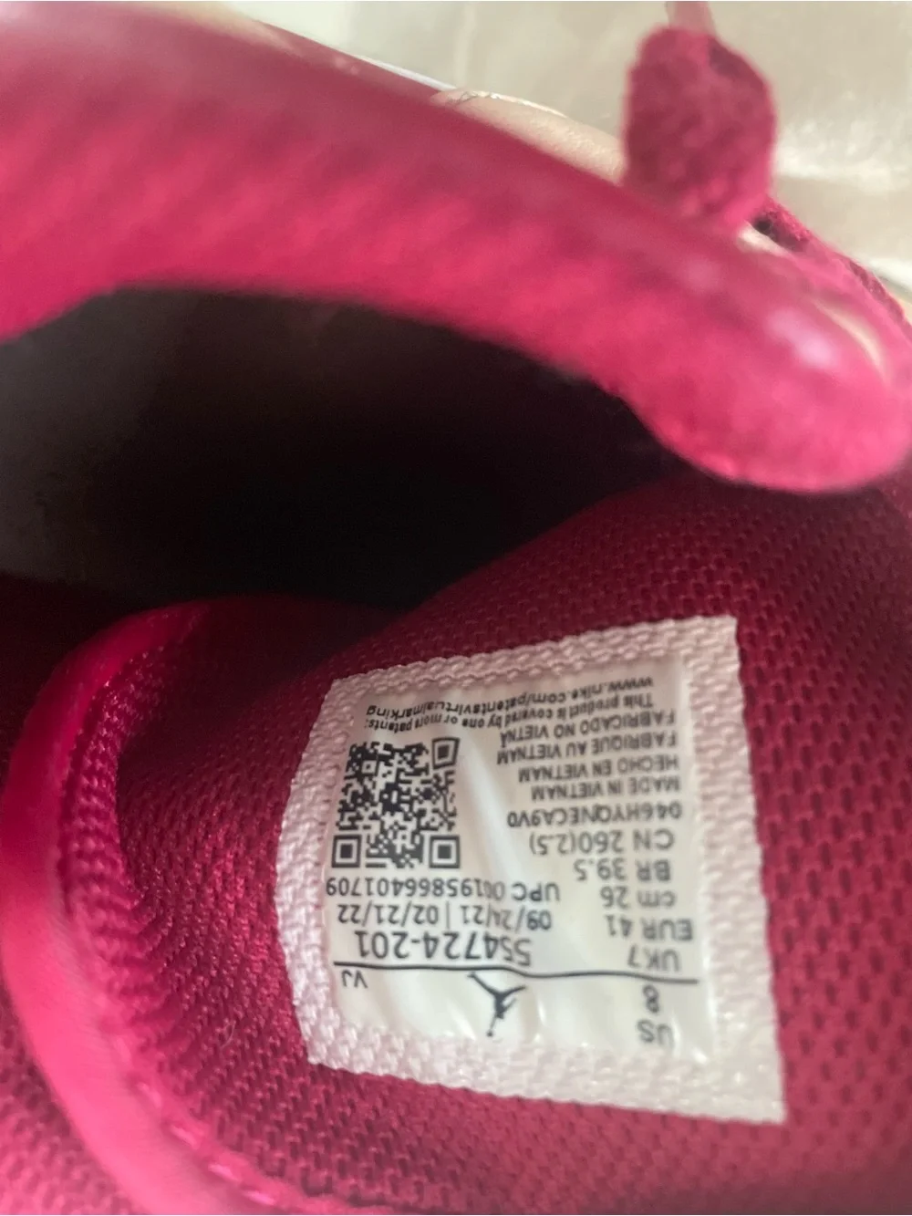 Jordan 1 Mid Light curry Cardinal red
